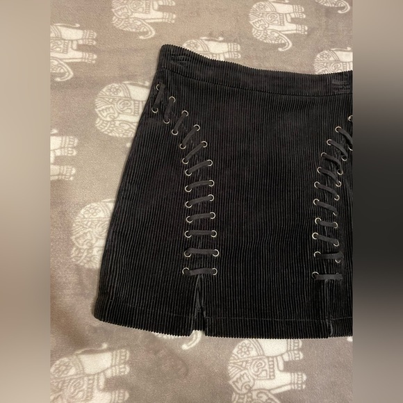 F21‎ SMALL Corduroy Baseball Stitch Lace up Black Mini skirt - Picture 7 of 17